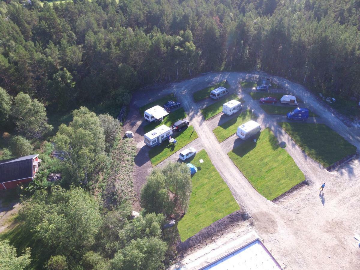 Roste Hyttetun Og Camping Os (Hedmark) Esterno foto